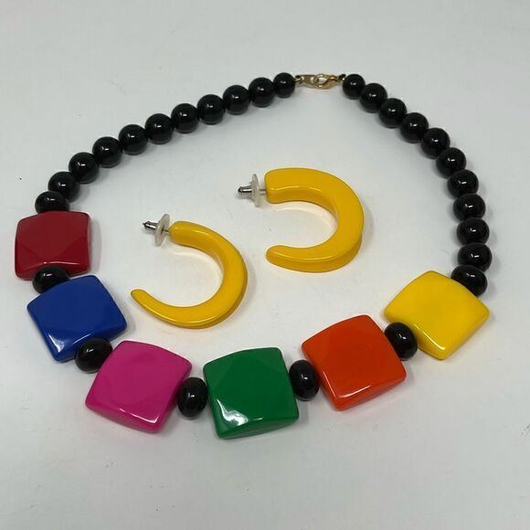 Retro color necklace and pierced hoop earrings set. - Picture 1 of 5